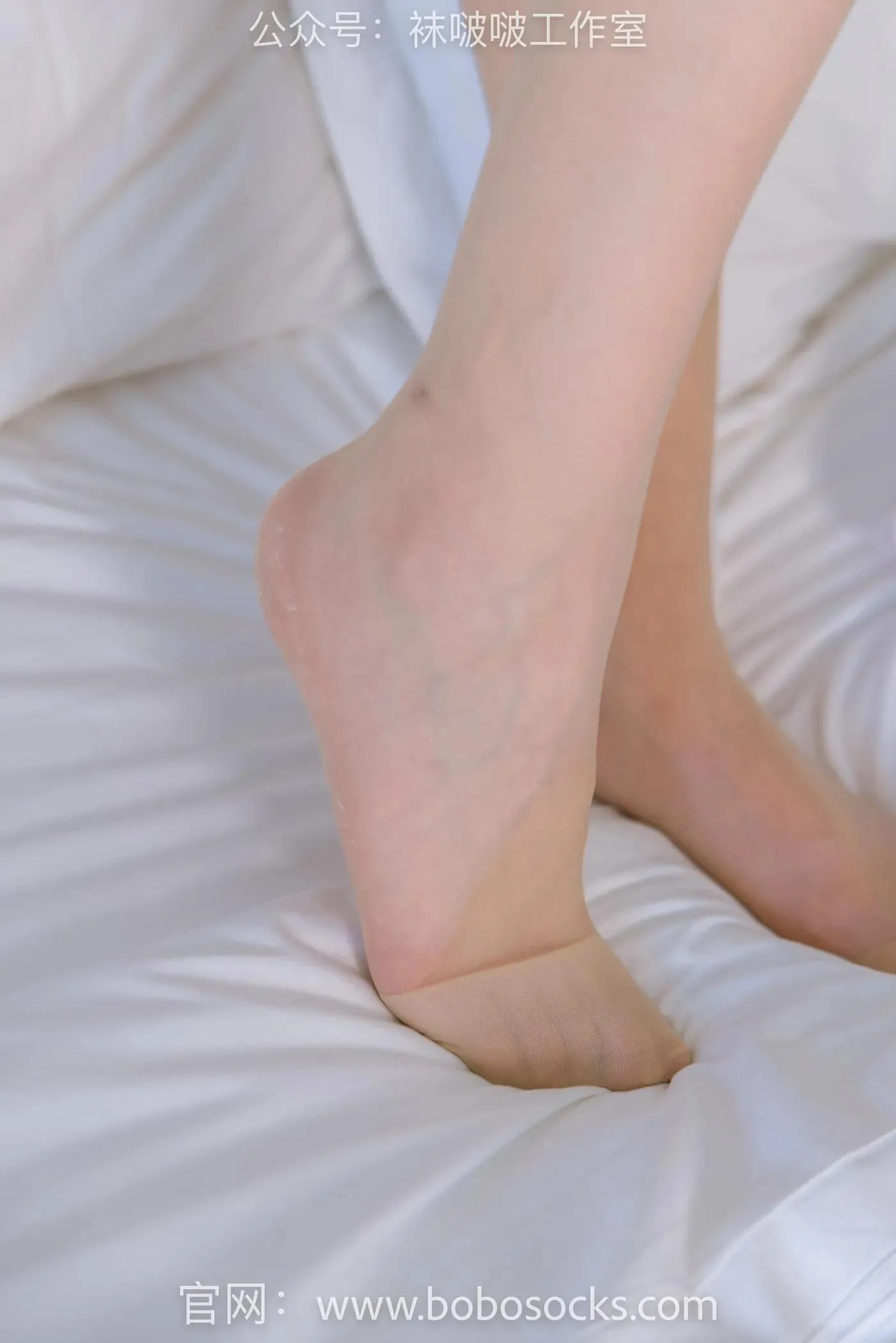 [BoBoSocks袜啵啵]NO.123 小甜豆-板鞋、白棉袜、肉丝 [140P]插图2
